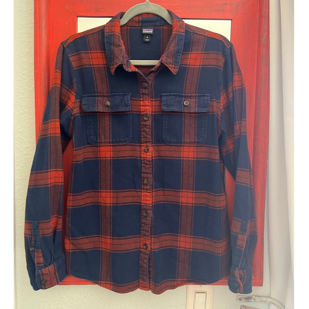 Patagonia Long-Sleeved Fjord Flannel button Up Shirt Medium Navy & Red